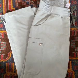 EUC Women’s Figs cargo scrub pant size M